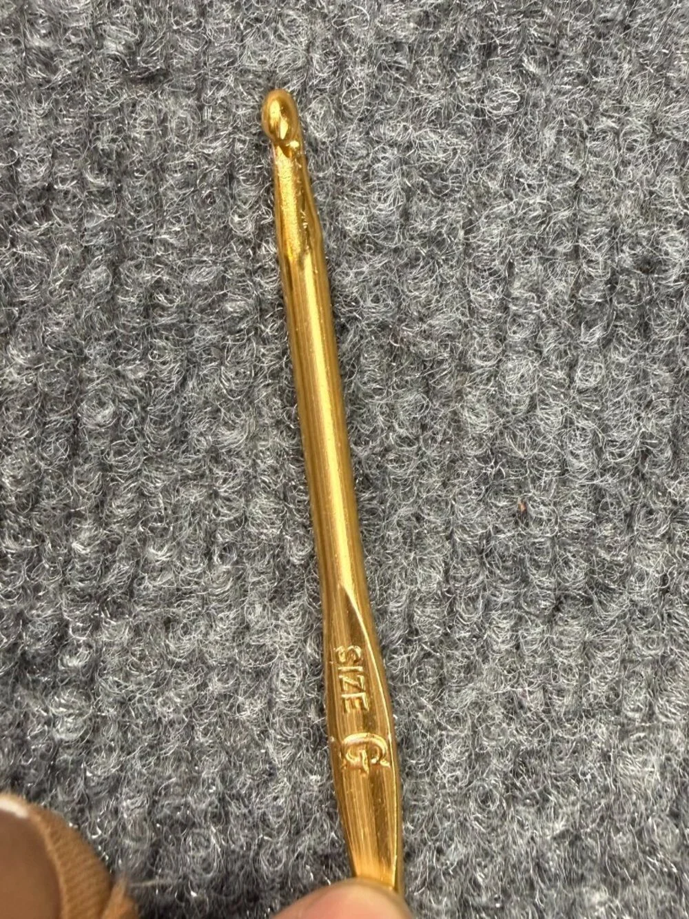 Vintage Boye Size G 4.0mm Crochet Hook Aluminum Gold Tone Made in Japan